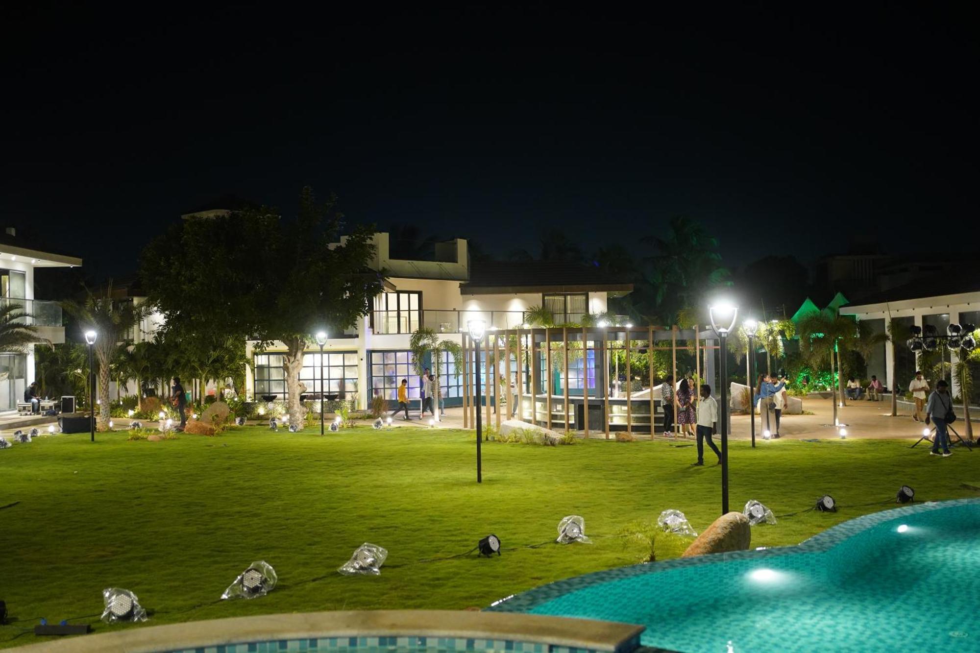Mstays Ecr By Mirabilis Hotel Chennai Exteriör bild