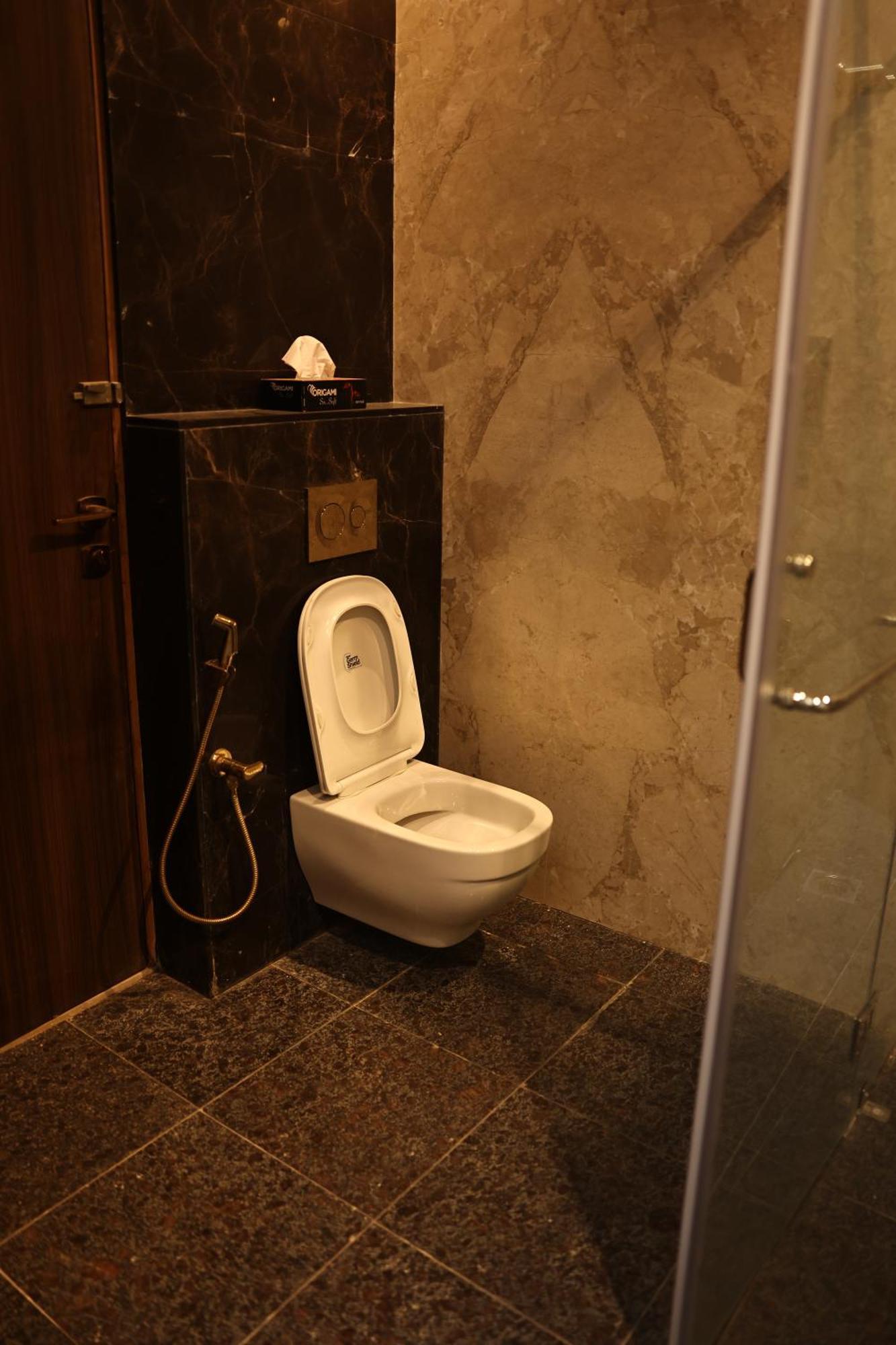 Mstays Ecr By Mirabilis Hotel Chennai Exteriör bild