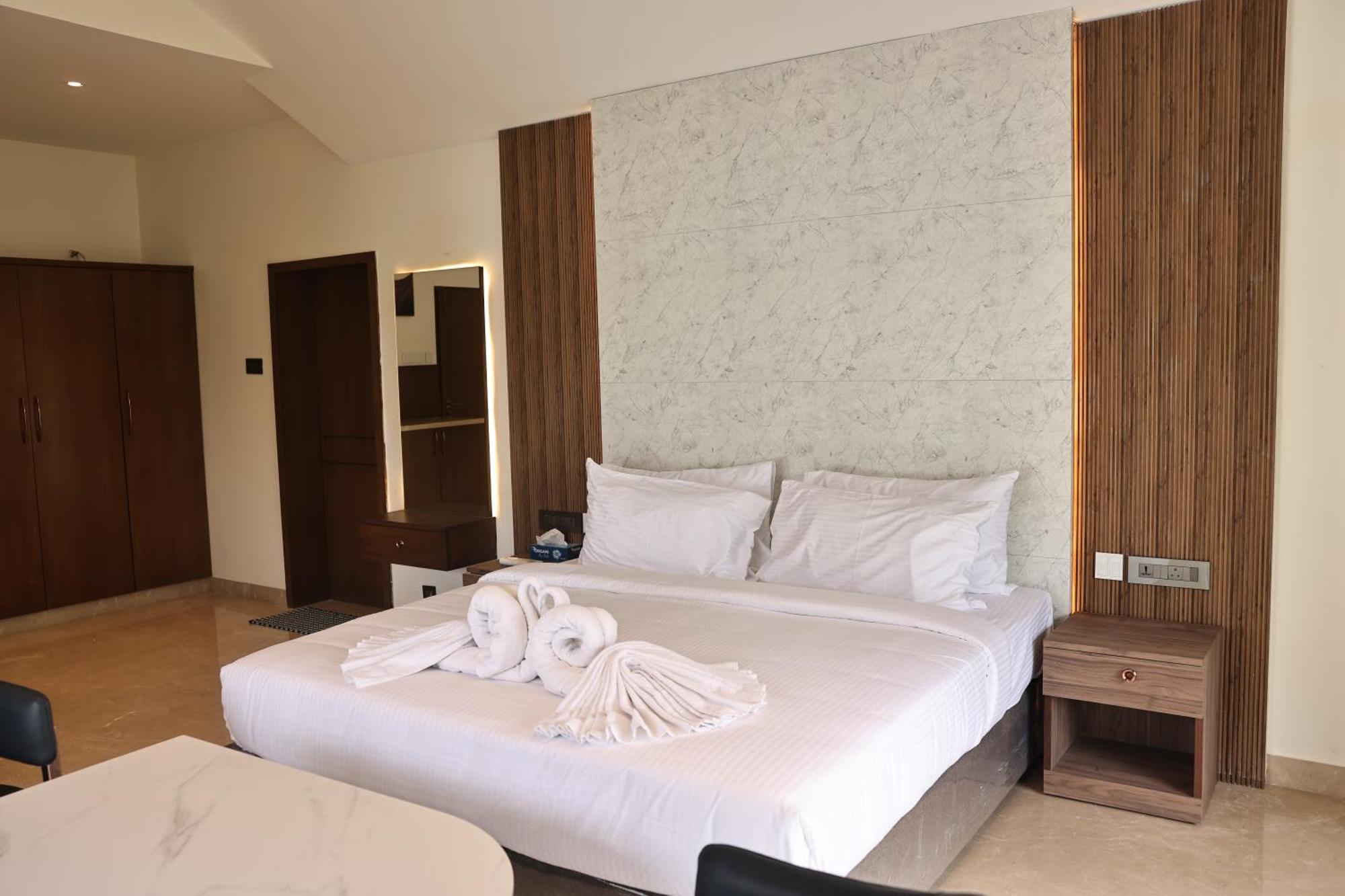 Mstays Ecr By Mirabilis Hotel Chennai Exteriör bild