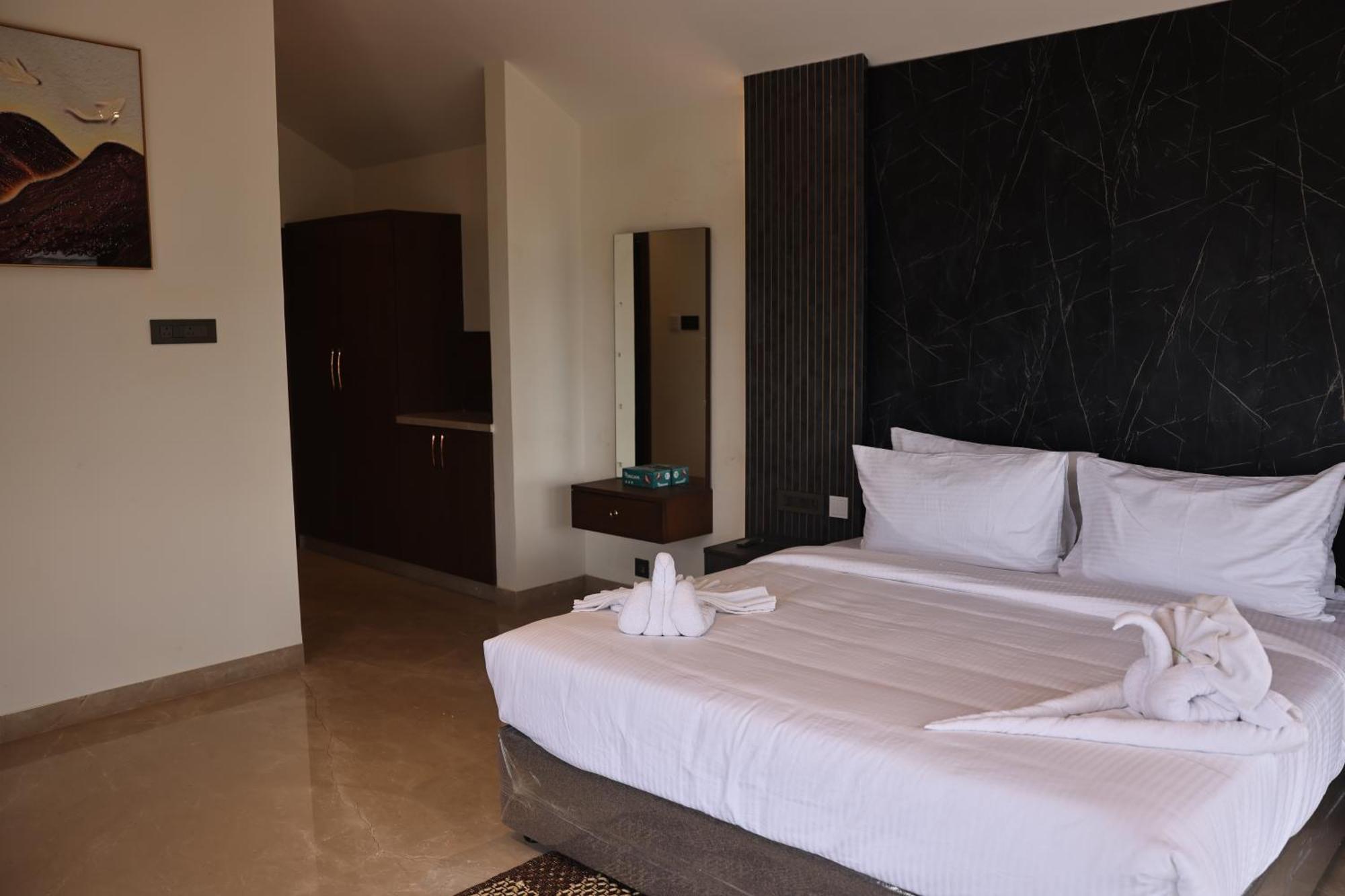 Mstays Ecr By Mirabilis Hotel Chennai Exteriör bild