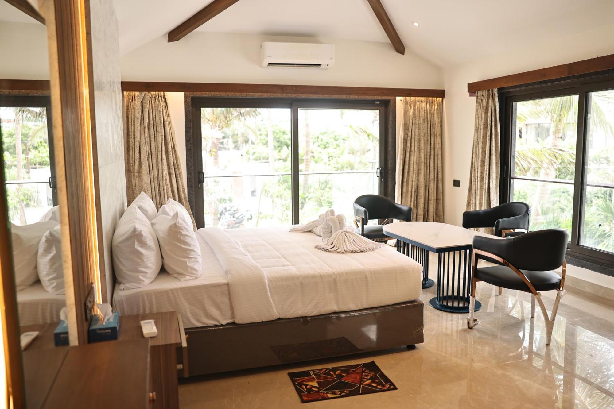 Mstays Ecr By Mirabilis Hotel Chennai Exteriör bild