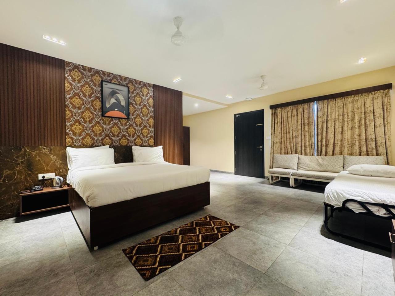 Mstays Ecr By Mirabilis Hotel Chennai Exteriör bild
