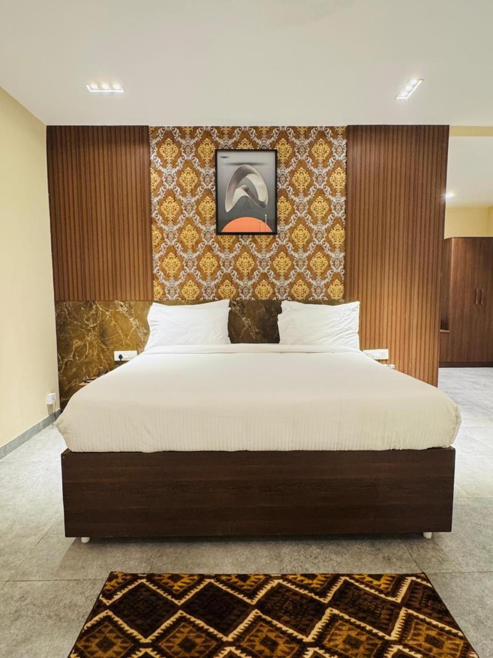 Mstays Ecr By Mirabilis Hotel Chennai Exteriör bild